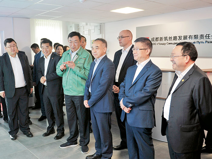  2018.8.29四川省委常委、成都市委書記范銳平視察新筑股份“中白工業(yè)園”項(xiàng)目投產(chǎn)運(yùn)營儀式